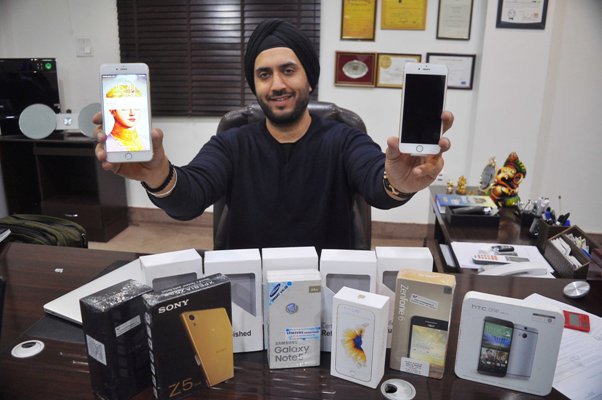 Business opportunity in old phones, Delhi entrepreneur’s success story