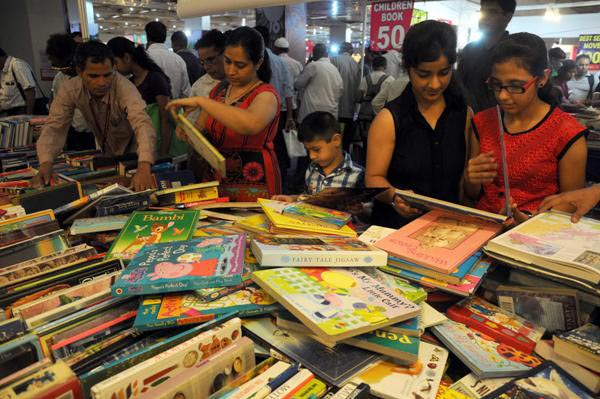 The Weekend Leader - Digital era spelling doom for Hindi pulp-fiction books 