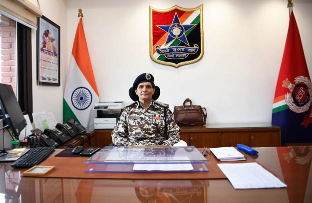 The Weekend Leader - Sonali Mishra Becomes First Woman DG of 143-Year-Old Railway Protection Force