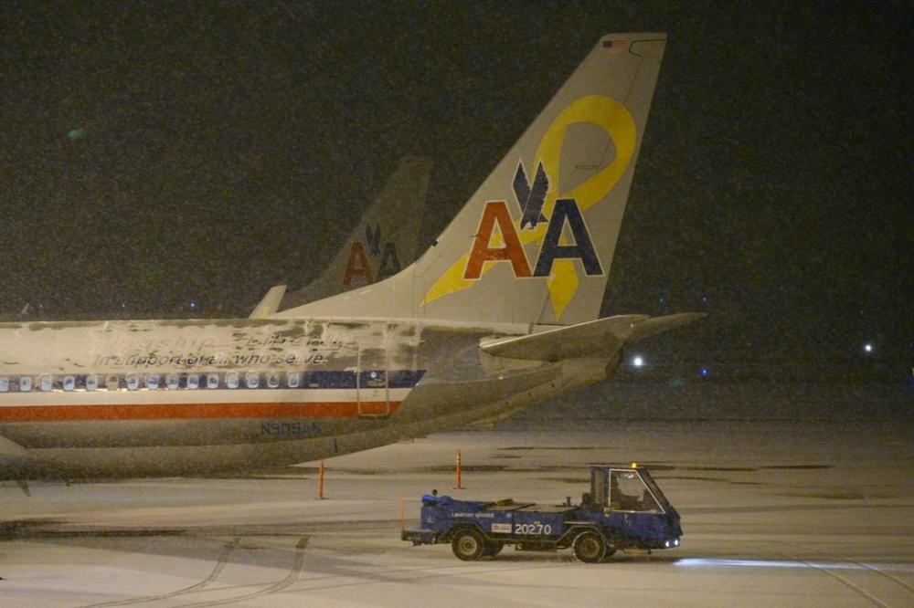 The Weekend Leader - ﻿19,000 American Airlines workers to be furloughed
