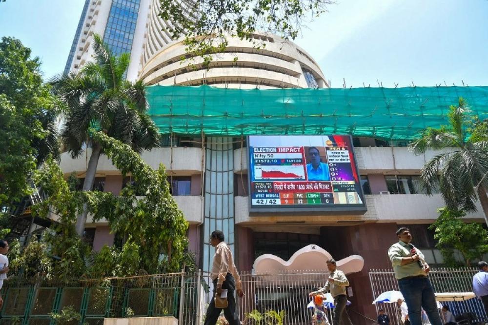 The Weekend Leader - Sensex Rises 144 Points, Nifty Inches Higher Ahead of RBI Policy Decision