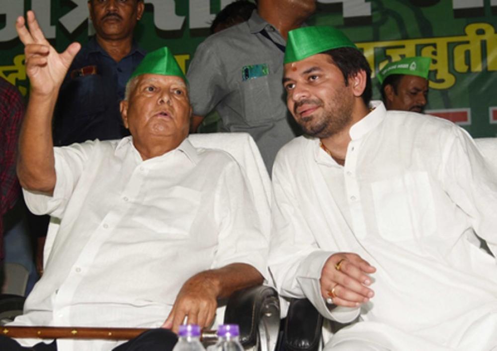 The Weekend Leader - Tej Pratap Breaks Silence After Expulsion, Calls Parents His ‘World’