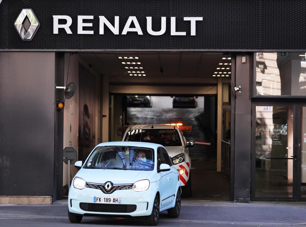 The Weekend Leader - Renault India ships out 760 Kigers to South Africa