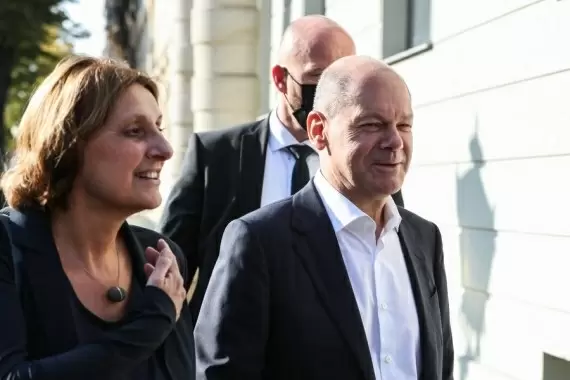 Majority of Germans want Scholz to form coalition with Greens, FDP: Poll