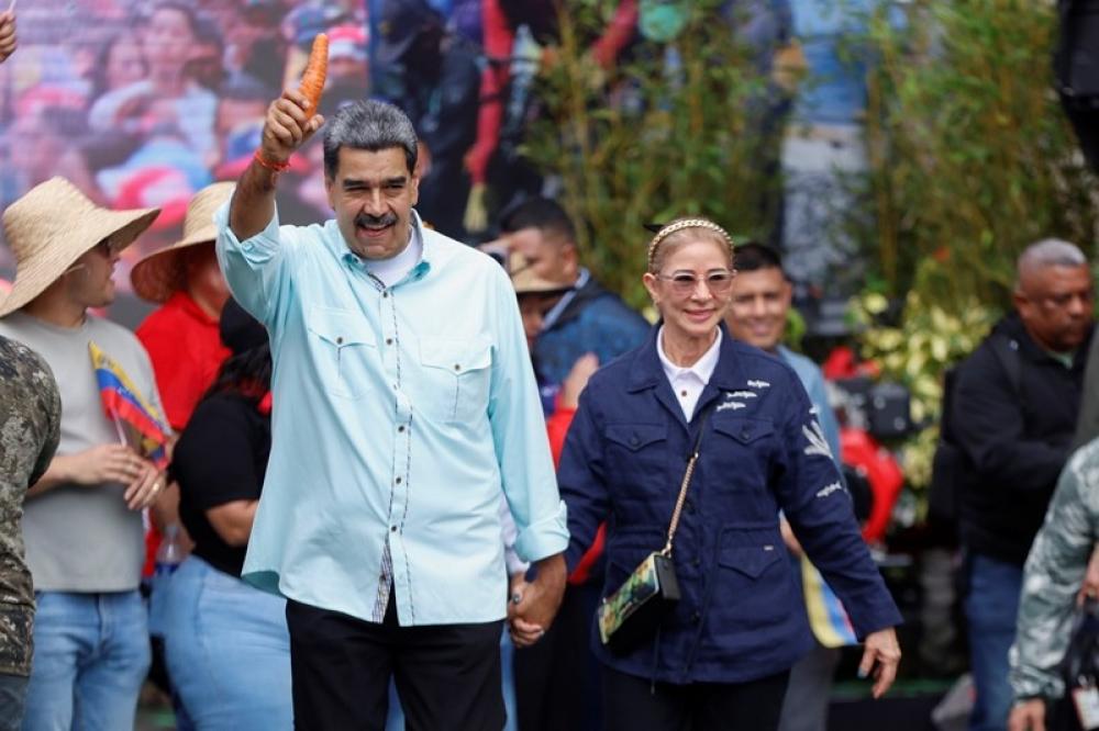 The Weekend Leader - Venezuelan President, Wife Captured After Strikes On Caracas, Claims Trump