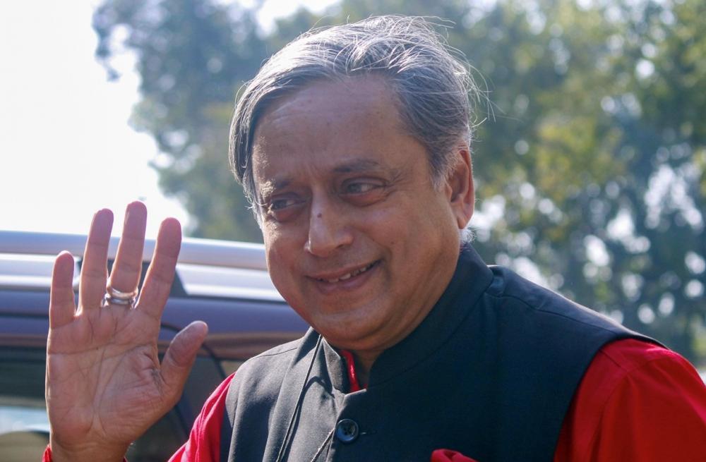 The Weekend Leader - BJP Trying To Create A 'Monolithic Idea Of India’, Says Shashi Tharoor