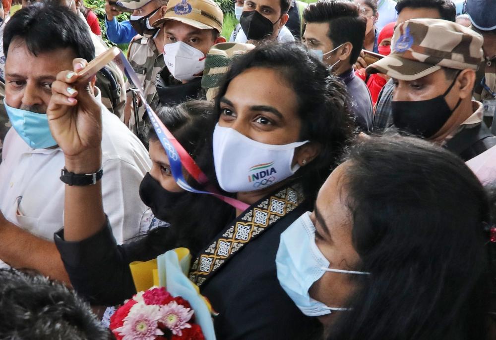 The Weekend Leader - Shuttler PV Sindhu arrives to a roaring welcome