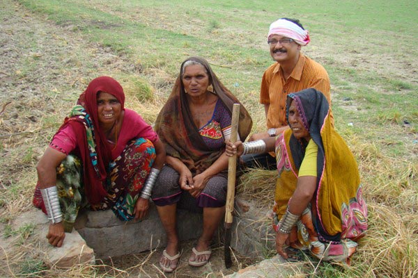 The Weekend Leader - Biplab Ketan Paul changes lives of Gujarat farmers through Bhungroo technology 