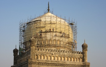 The Weekend Leader - Rs.100 crore to be spent on Qutb Shahi Park to restore its grandeur  | Culture | Hyderabad