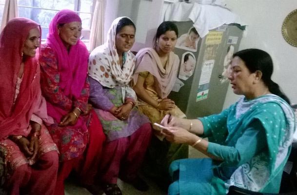 The Weekend Leader - A female health worker has performed over 3,000 deliveries and related procedures with zero failure | Heroism | Chamba (Himachal Pradesh)