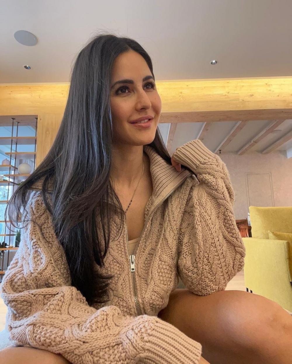 The Weekend Leader - Katrina Kaif flaunts her diamond-studded 'mangalsutra'