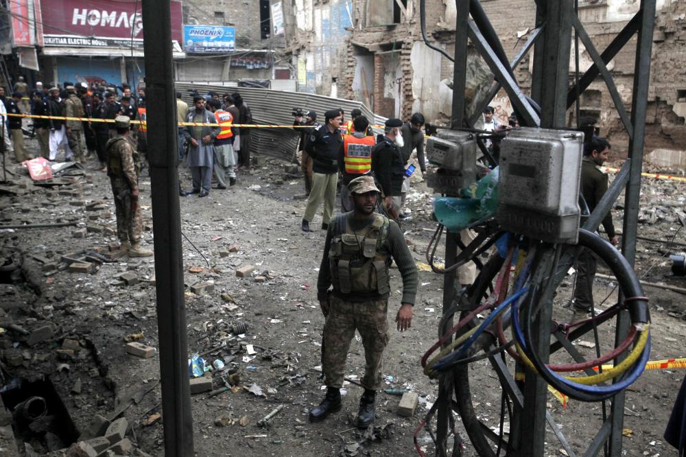 The Weekend Leader - Suicide blast in Peshawar Shia mosque kills at least 30