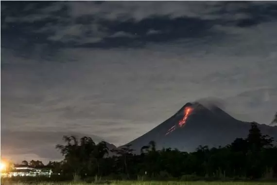 Indonesia's Merapi volcano erupts 4 times