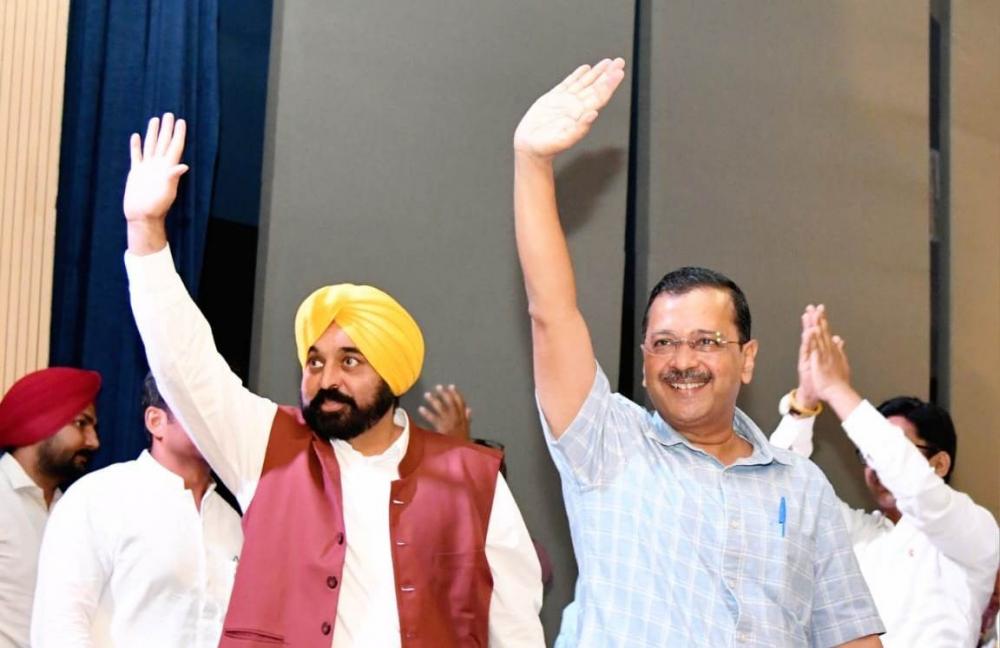 The Weekend Leader - On Campaign Trail In Rajasthan, Kejriwal Slams Centre Over 'One Nation, One Election