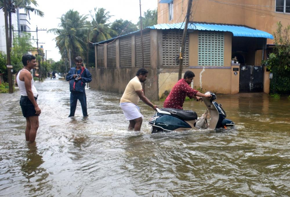 The Weekend Leader - Cyclone Michaung Gears Up for Andhra Landfall; Heavy Rains Lash Tamil Nadu