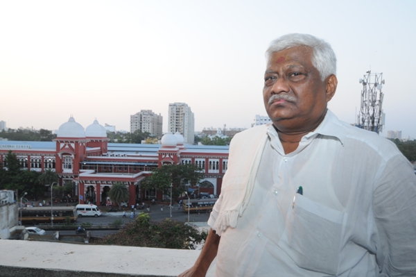 He slept in the railway platform. Today he owns Rs 100 crore turnover company