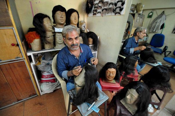 The Weekend Leader - Bengaluru wigmaker Marishetty Kumar lights up the lives of cancer patients