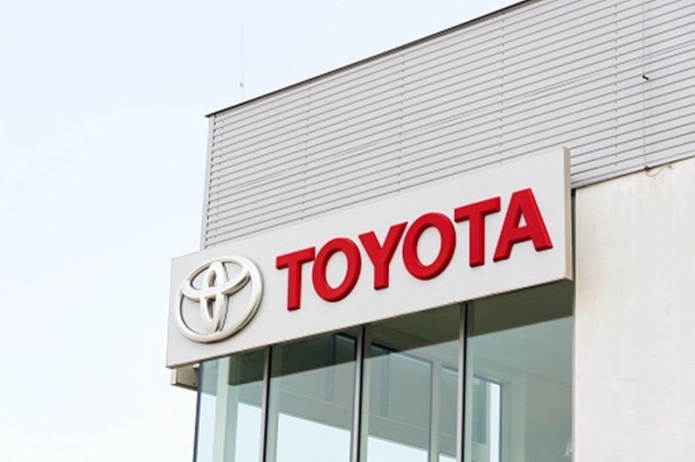The Weekend Leader - Toyota dethrones GM as top-selling automaker in US for 1st time