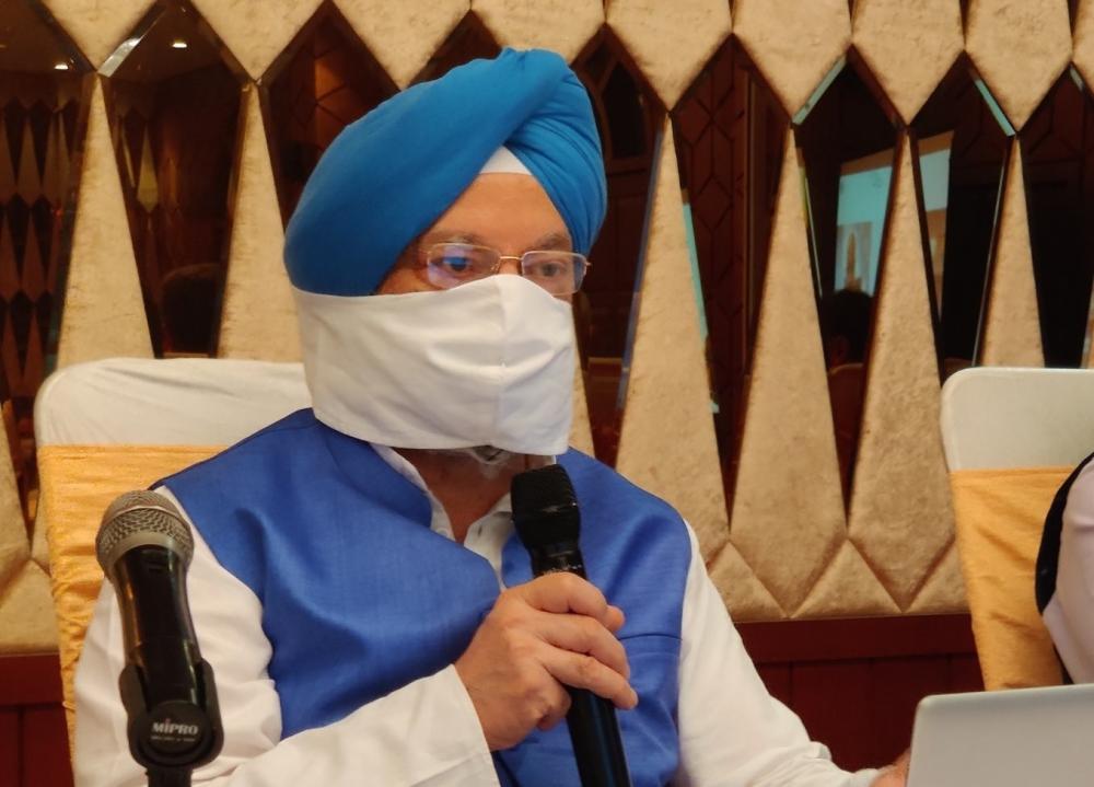 The Weekend Leader - Punjab govt making profit by selling vax at higher rate: Hardeep Puri