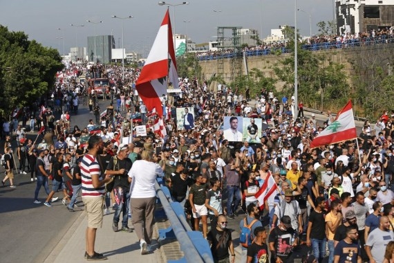 The Weekend Leader - 84 injured as protests turn violent in Beirut