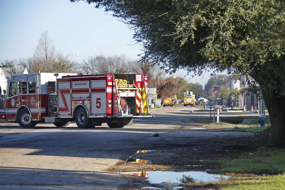 The Weekend Leader - 10 people dead, 20 injured in Texas car crash
