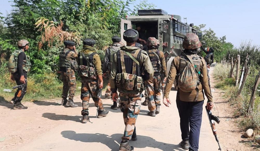 The Weekend Leader - ﻿Pakistani troops repeatedly violate LoC ceasefire in J&K