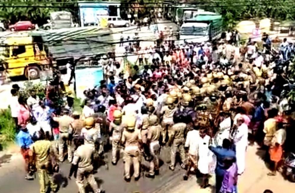 The Weekend Leader - Kerala Custodial Torture Row: Man Alleges Police Tried to Pull Out Teeth With Pliers