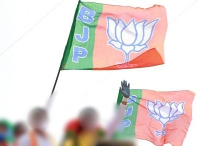 The Weekend Leader - BJP's Huzurabad candidate Eatala Jamuna richer than her husband