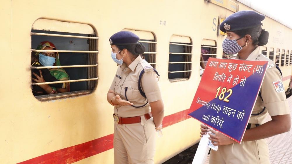 The Weekend Leader - Railways launches 'Meri Saheli' trains for women passengers' safety