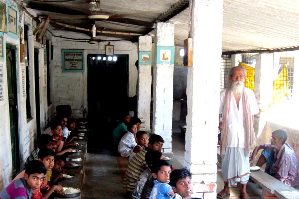 The Weekend Leader - A freedom fighter, Sudhanshu Biswas, started the Sri Ramakrishna Sevashram