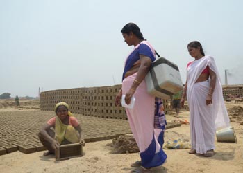 The Weekend Leader - Where mothers are made to understand the need for immunizing children | Causes | Patna