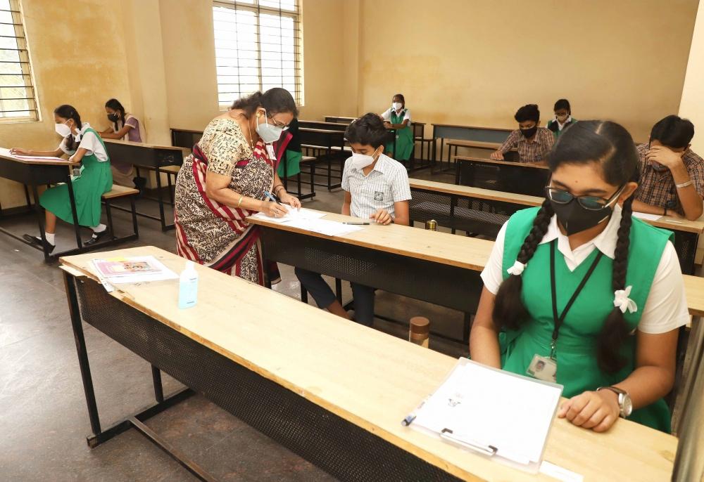 The Weekend Leader - K'taka govt announces class 10 exam dates