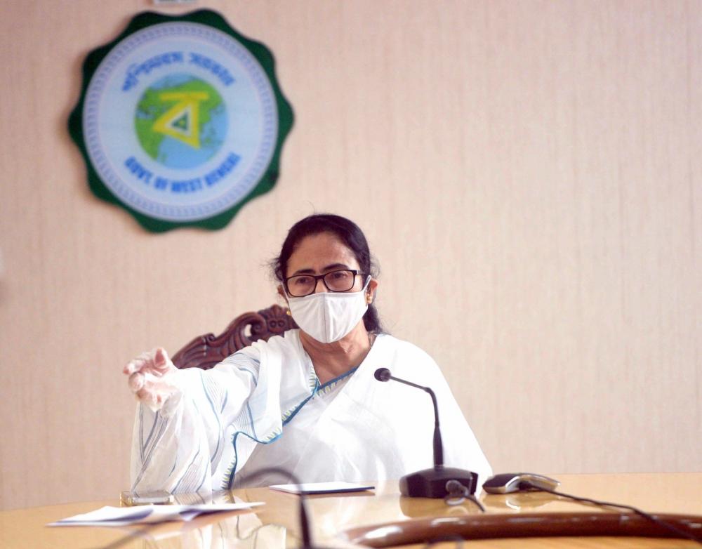 The Weekend Leader - Bengal CM rebukes her brother for not abiding by Covid rules