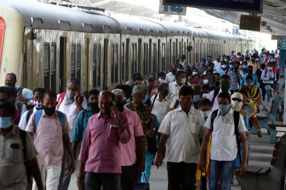 The Weekend Leader - ﻿TN suburban trains allow travel to only frontline workers