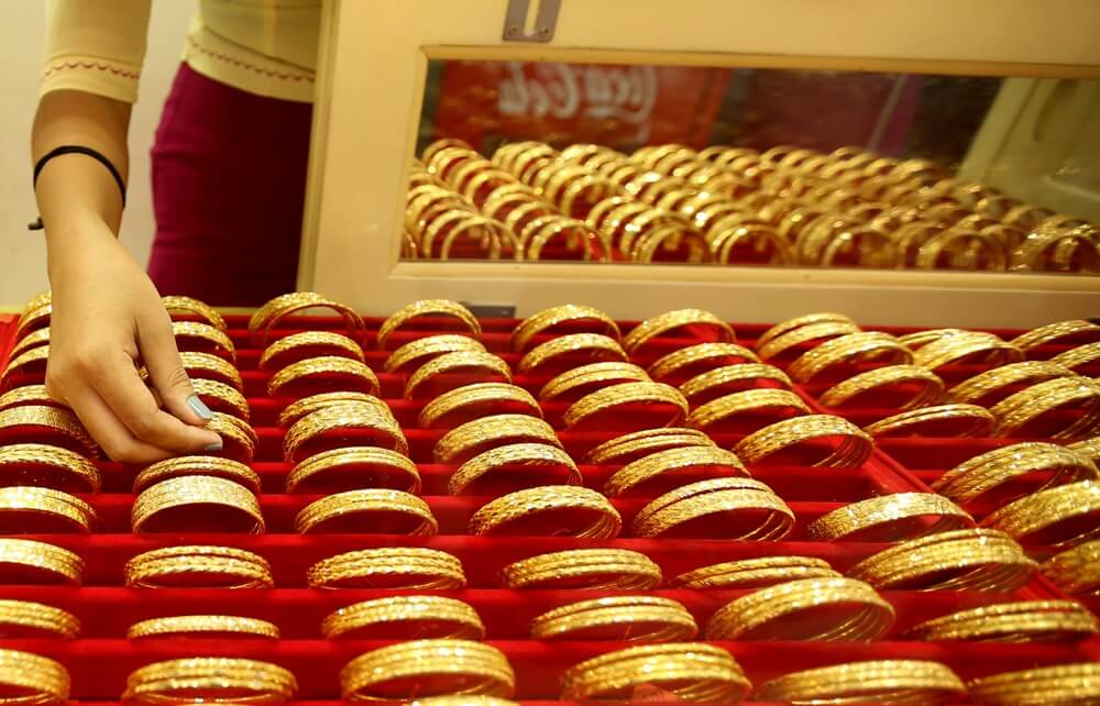 RBI adds glitter to gold, allows higher loans against jewellery