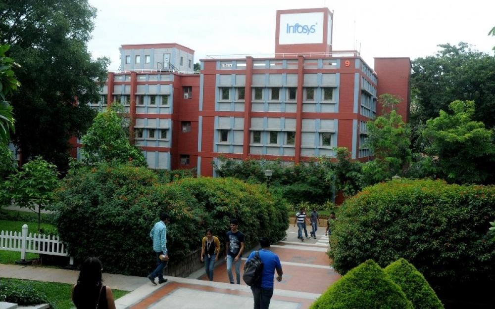 The Weekend Leader - TCS Cuts Jobs, Capgemini to Hire 45,000: Indian IT Sector at a Turning Point
