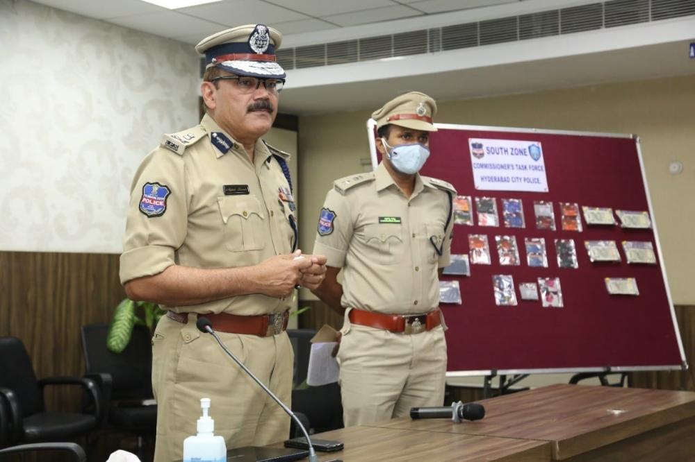 The Weekend Leader - Gang cheating banks by fiddling with ATMs busted in Hyderabad