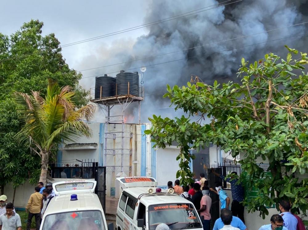 The Weekend Leader - 15 killed as major fire engulfs Pune sanitiser factory