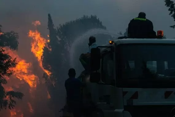3 arrested for suspected arson as wildfires rage in Greece