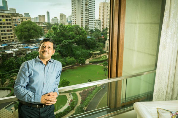 The Weekend Leader - Success story of corporate honcho Bikash Chowdhury, son of a laundryman 