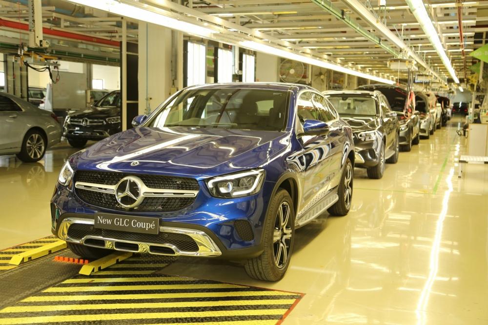 The Weekend Leader - Luxury car Mercedes Benz to turn further pricey from Jan 15