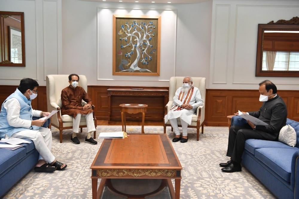The Weekend Leader - Didn't meet Nawaz Sharif: Uddhav when asked about separate meeting with Modi