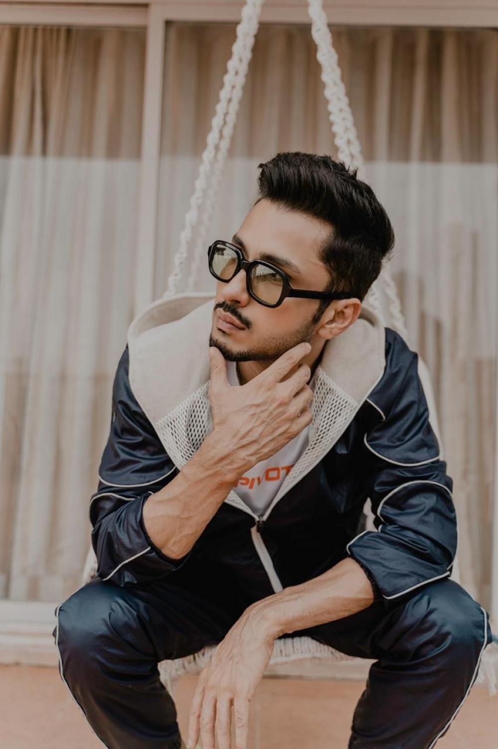The Weekend Leader - Amol Parashar-starrer 'Cash' is all about making a quick buck
