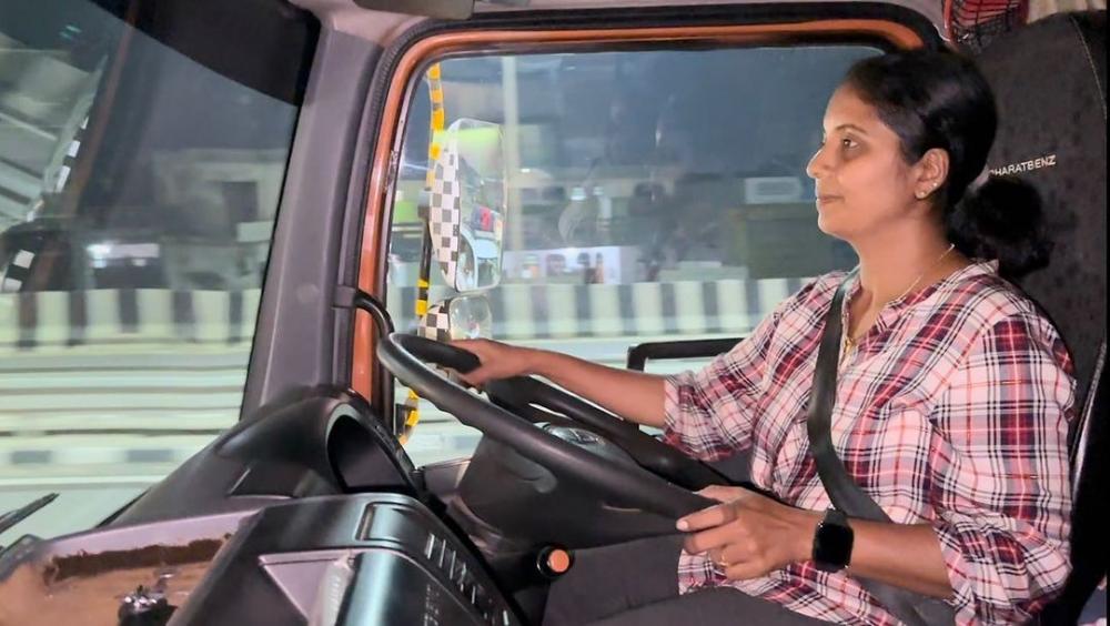 The Weekend Leader - Jelaja Ratheesh: Steering Puthettu Transports to New Heights as India’s Trailblazing Woman Truck Driver and Vlogger