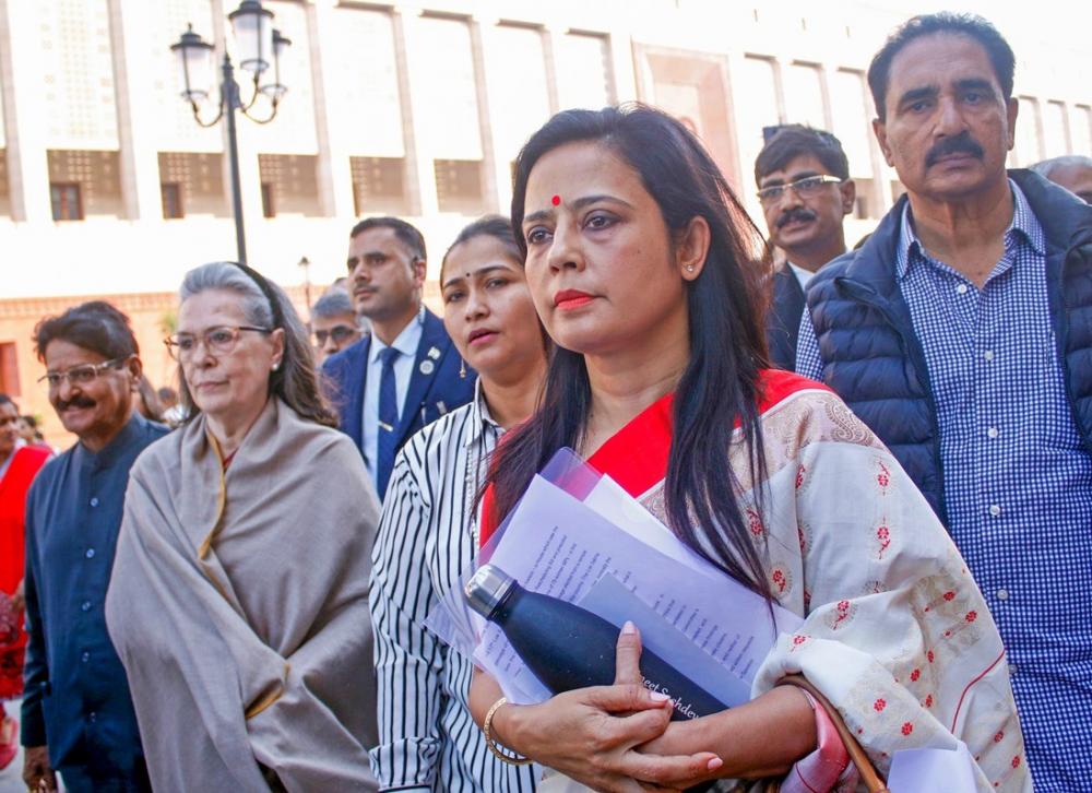 The Weekend Leader - Trinamool Congress MP Mahua Moitra Expelled from Lok Sabha