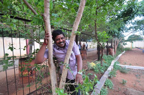 The Weekend Leader - Story of environmentalist M Yoganathan, a bus conductor in Coimbatore