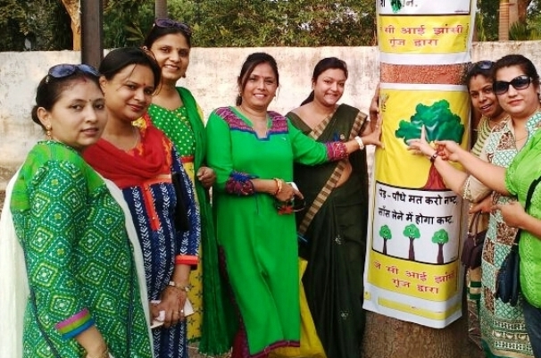 The Weekend Leader - JCI Goonj Jhansi women on a mission to protect trees 