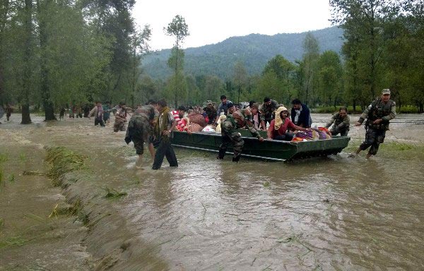 The Weekend Leader - Kashmir Floods 2014 | Natural disaster | Causes and Effects 