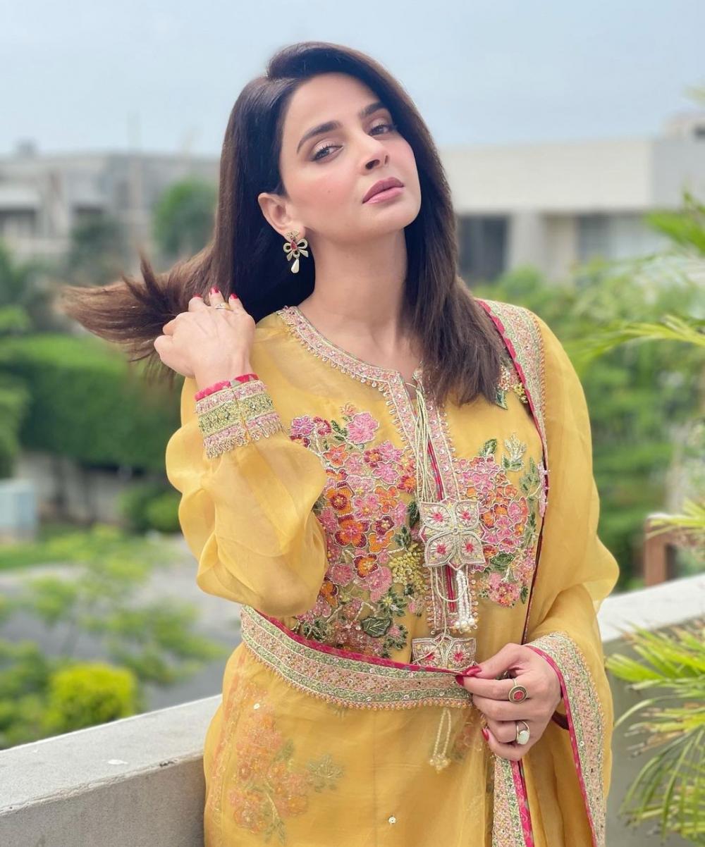 The Weekend Leader - Warrants issued against 'Hindi Medium' actress, Pak stars Saba Qamar, Bilal Saeed