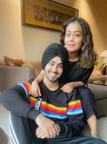 Neha Kakkar makes relationship with Rohanpreet Instagram-official